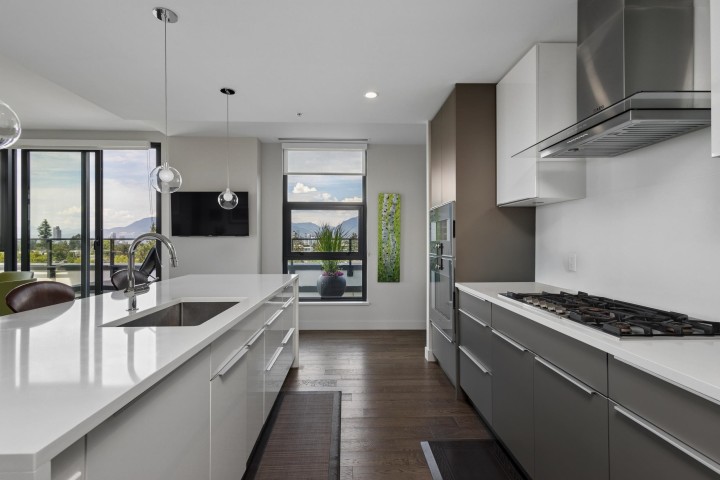 Photo 9 at 601 - 4427 Cambie Street, Cambie, Vancouver West