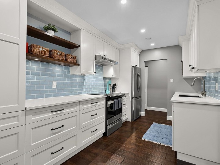 Photo 2 at 205 - 150 E 5th Street, Lower Lonsdale, North Vancouver