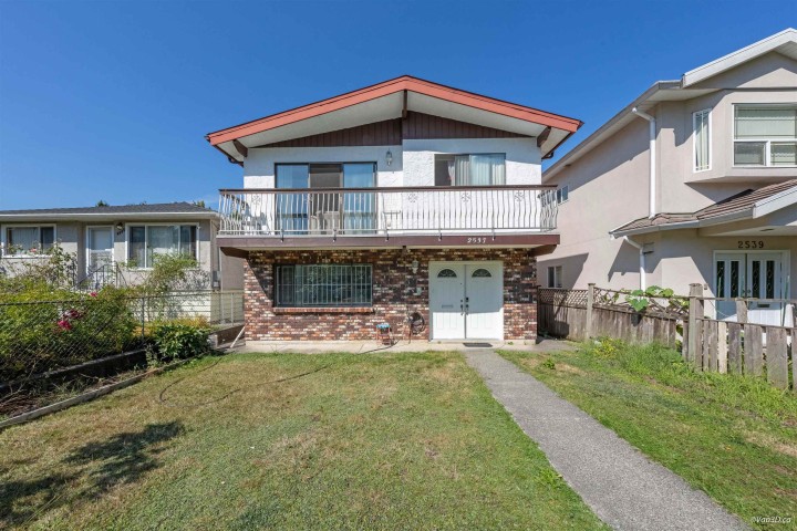 Photo 1 at 2537 E 27th Avenue, Collingwood VE, Vancouver East
