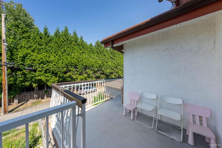 Photo 9 at 2537 E 27th Avenue, Collingwood VE, Vancouver East