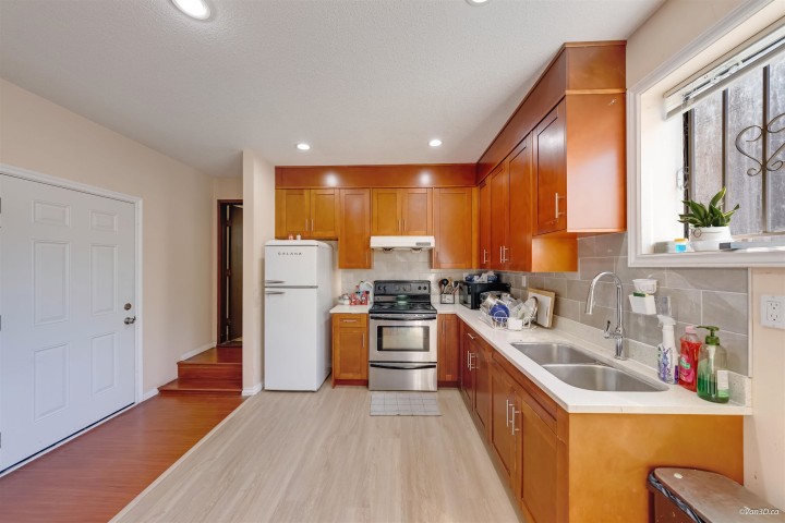 Photo 15 at 2537 E 27th Avenue, Collingwood VE, Vancouver East