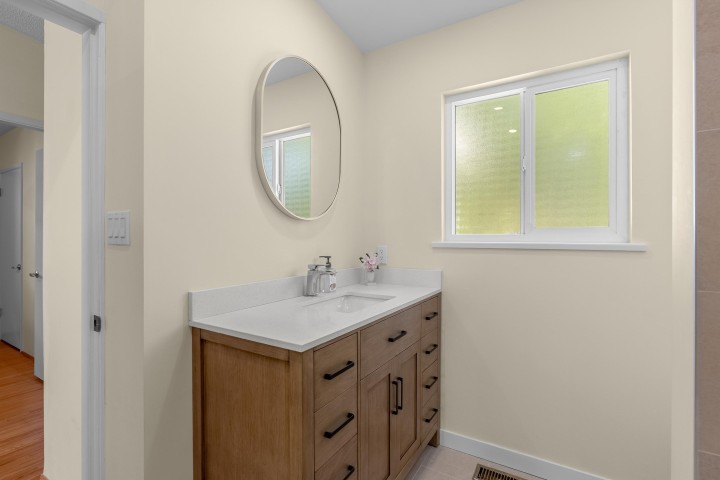 Photo 12 at 646 E Windsor Road, Princess Park, North Vancouver