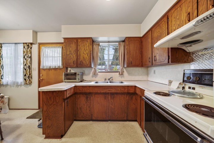 Photo 11 at 3660 E 22nd Avenue, Renfrew Heights, Vancouver East