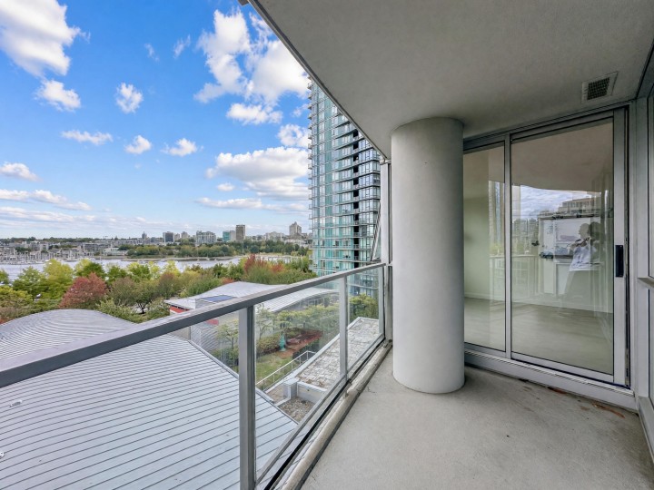 Photo 2 at 708 - 1408 Strathmore Mews, Yaletown, Vancouver West