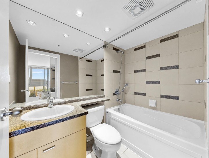 Photo 16 at 708 - 1408 Strathmore Mews, Yaletown, Vancouver West