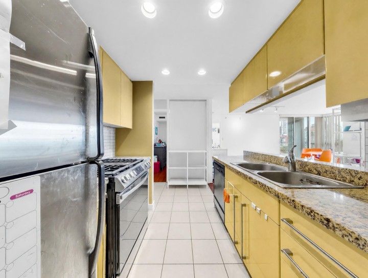 Photo 8 at 708 - 1408 Strathmore Mews, Yaletown, Vancouver West
