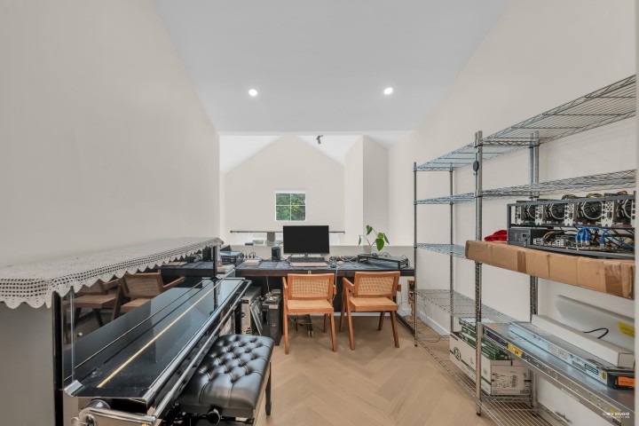 Photo 3 at 3460 Amberly Place, Champlain Heights, Vancouver East