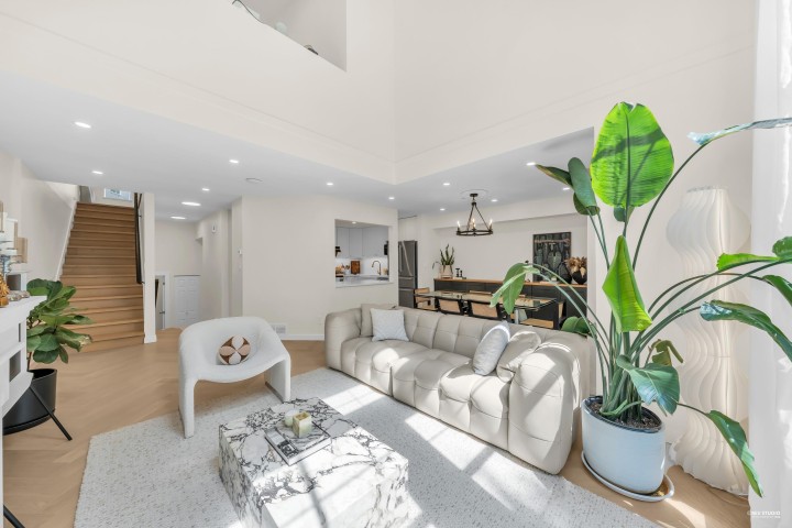 Photo 1 at 3460 Amberly Place, Champlain Heights, Vancouver East