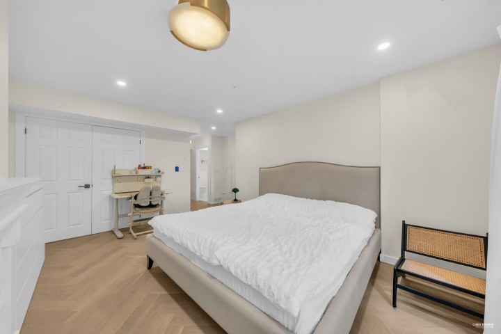 Photo 18 at 3460 Amberly Place, Champlain Heights, Vancouver East
