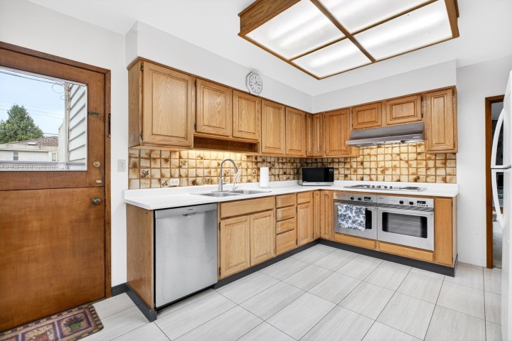 Photo 15 at 642 W 53rd Avenue, South Cambie, Vancouver West