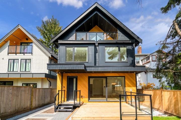Photo 1 at 2 - 950 W 17th Avenue, Cambie, Vancouver West