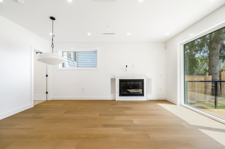 Photo 4 at 2 - 950 W 17th Avenue, Cambie, Vancouver West