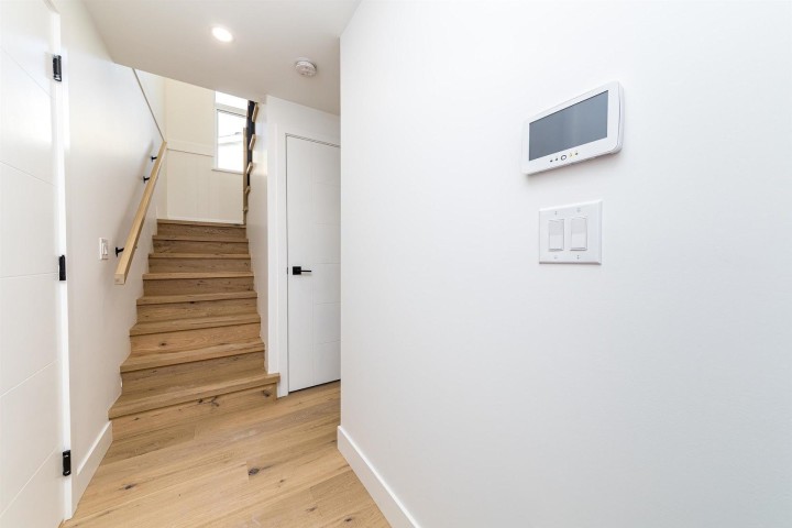 Photo 3 at 5447 Killarney Street, Collingwood VE, Vancouver East