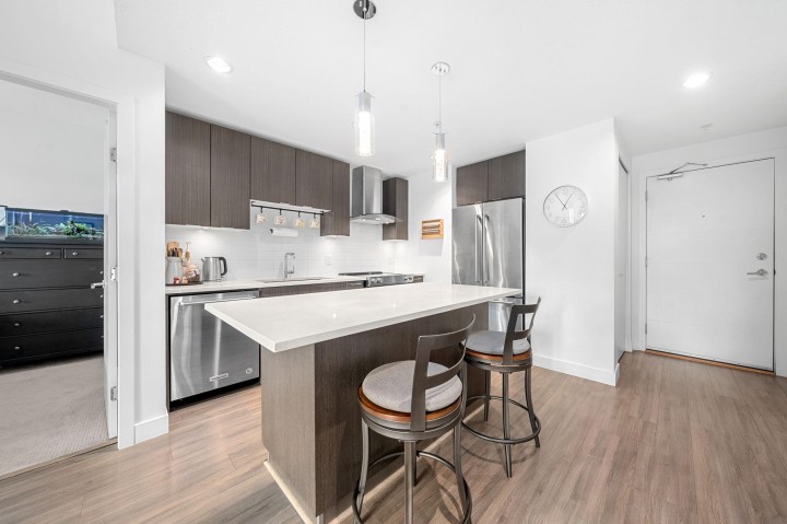 Photo 4 at 412 - 719 W 3rd Street, Harbourside, North Vancouver