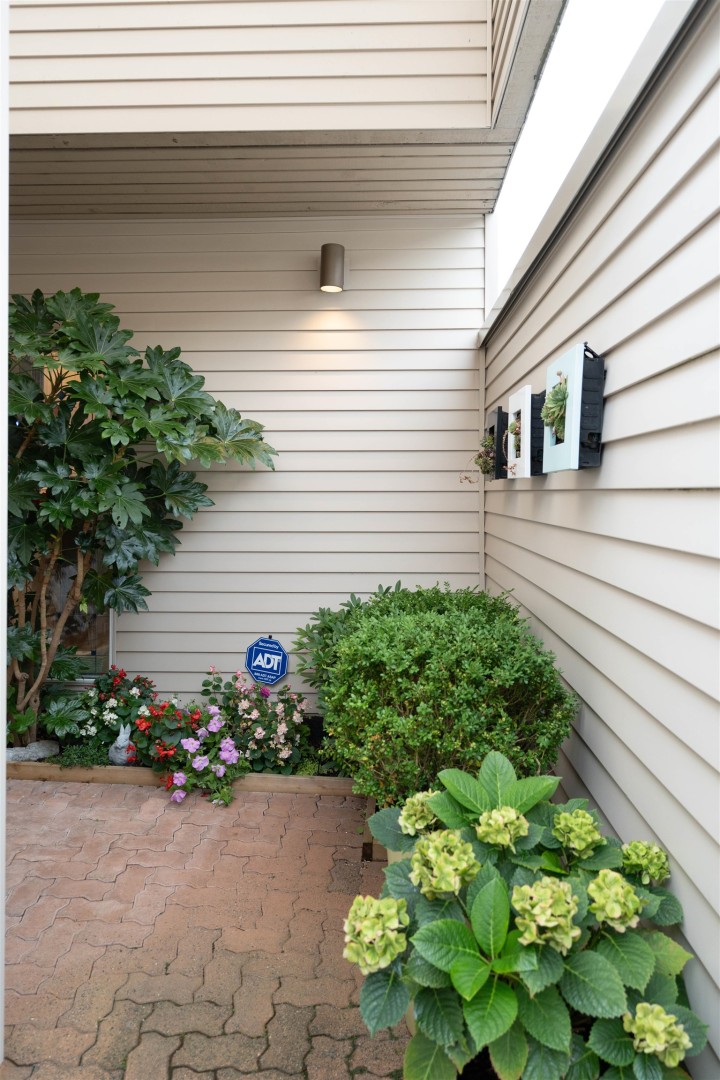 Photo 6 at 1 - 2278 Folkestone Way, Panorama Village, West Vancouver
