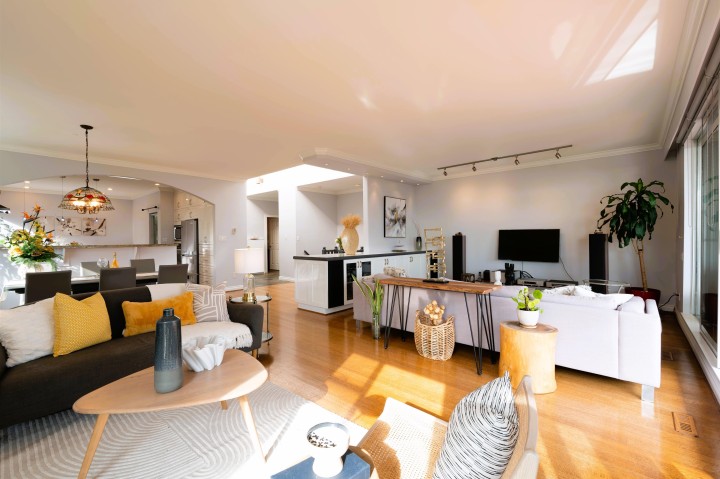 Photo 9 at 1 - 2278 Folkestone Way, Panorama Village, West Vancouver