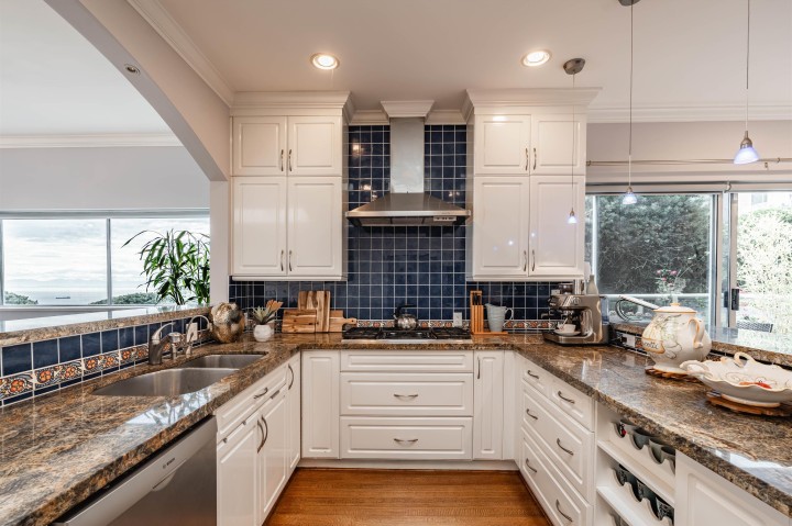 Photo 14 at 1 - 2278 Folkestone Way, Panorama Village, West Vancouver