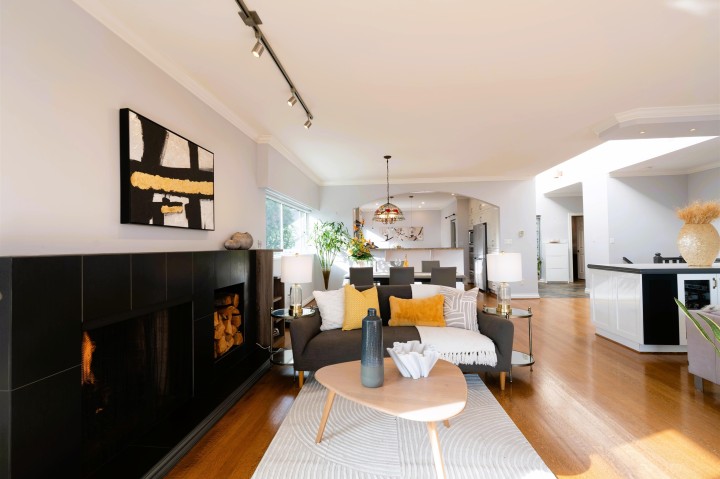 Photo 11 at 1 - 2278 Folkestone Way, Panorama Village, West Vancouver