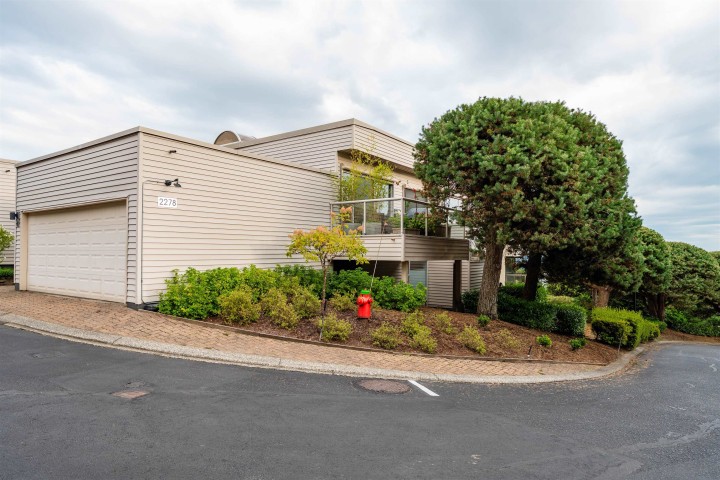 Photo 4 at 1 - 2278 Folkestone Way, Panorama Village, West Vancouver