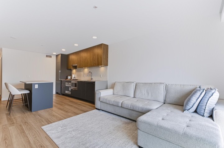 Photo 7 at 406 - 2419 Grant Street, Renfrew VE, Vancouver East