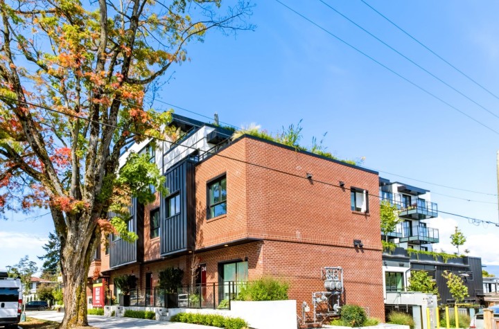 Photo 3 at 406 - 2419 Grant Street, Renfrew VE, Vancouver East