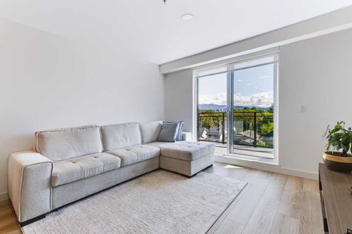 Photo 4 at 406 - 2419 Grant Street, Renfrew VE, Vancouver East