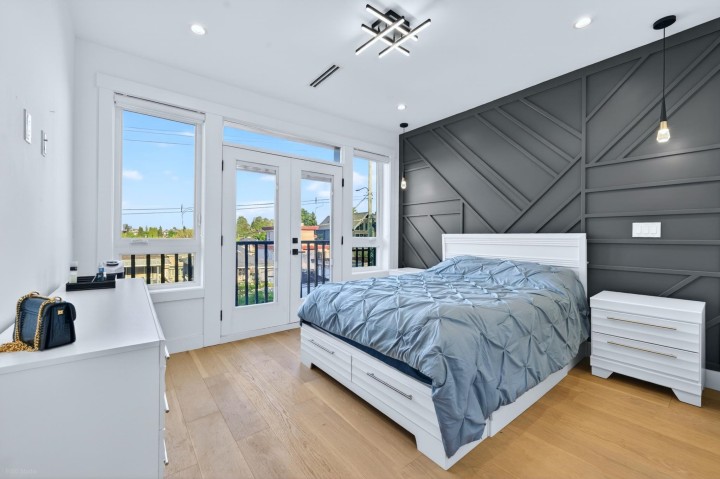 Photo 13 at 4990 Sherbrooke Street, Knight, Vancouver East