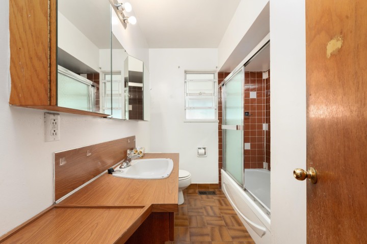 Photo 13 at 4561 Manor Street, Collingwood VE, Vancouver East
