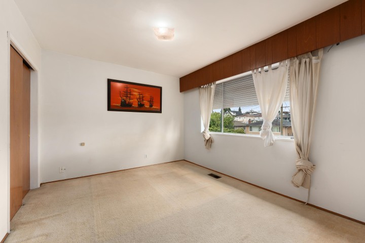 Photo 7 at 4561 Manor Street, Collingwood VE, Vancouver East