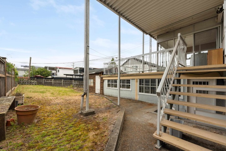Photo 32 at 4561 Manor Street, Collingwood VE, Vancouver East