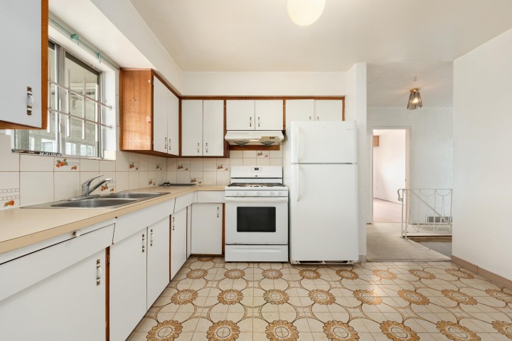 Photo 15 at 4561 Manor Street, Collingwood VE, Vancouver East