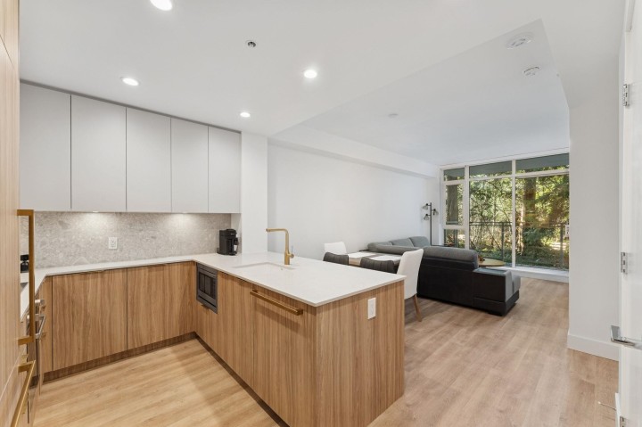 Photo 1 at 208 - 2375 Emery Court, Lynn Valley, North Vancouver