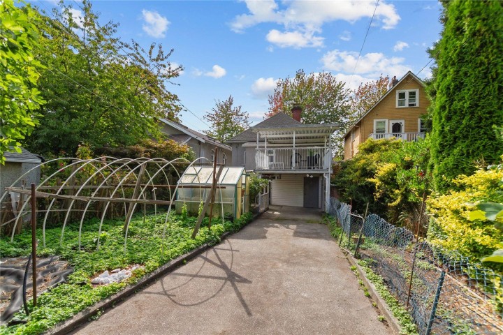 Photo 24 at 2461 Dundas Street, Hastings Sunrise, Vancouver East