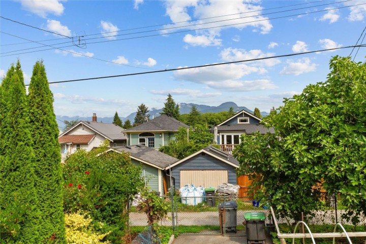 Photo 21 at 2461 Dundas Street, Hastings Sunrise, Vancouver East