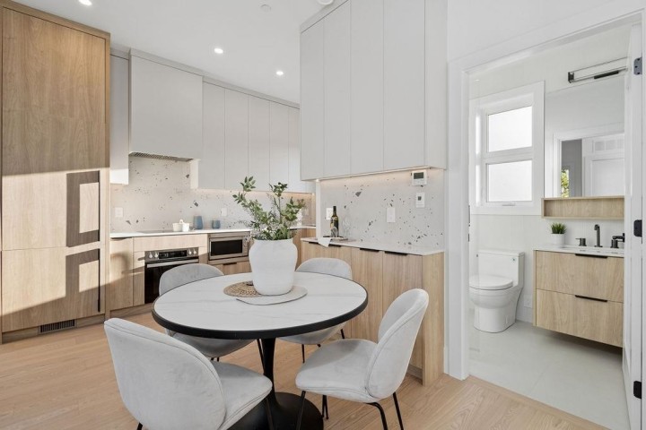 Photo 12 at 2754 Graveley Street, Renfrew VE, Vancouver East