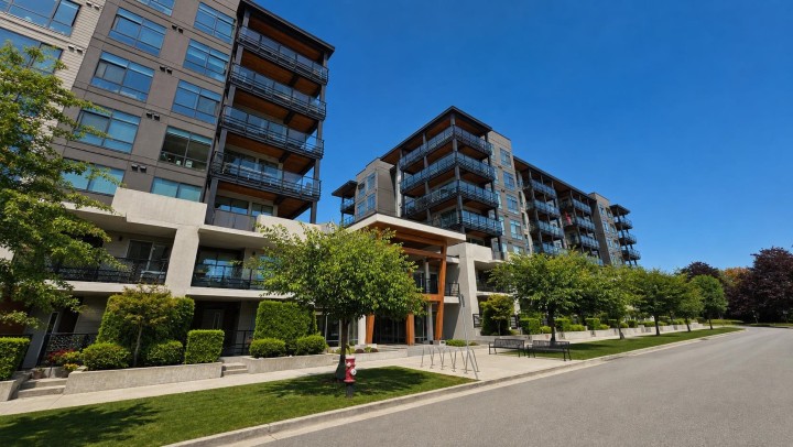 Photo 4 at 502 - 128 E 8th Street, Central Lonsdale, North Vancouver