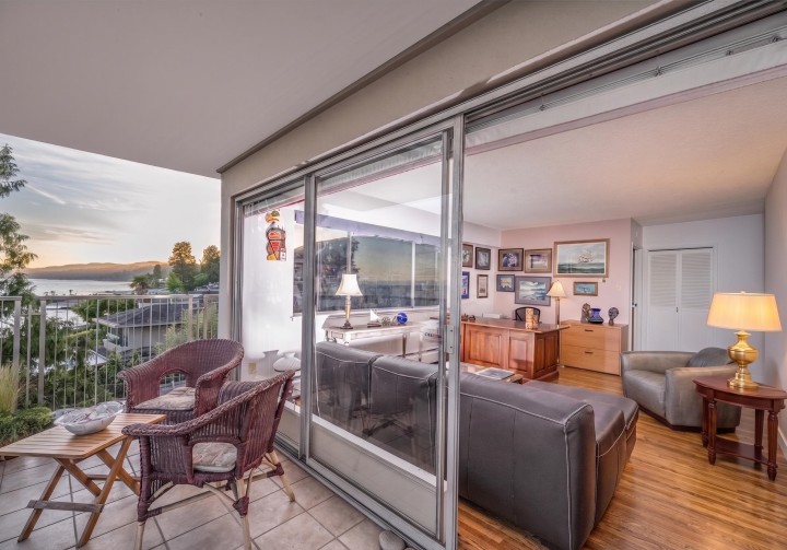 Photo 12 at 301 - 150 24th Street, Dundarave, West Vancouver
