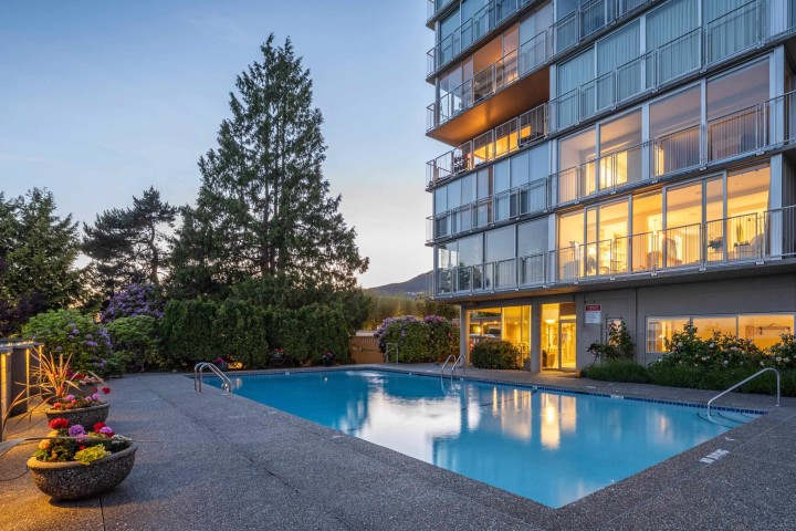 Photo 11 at 301 - 150 24th Street, Dundarave, West Vancouver