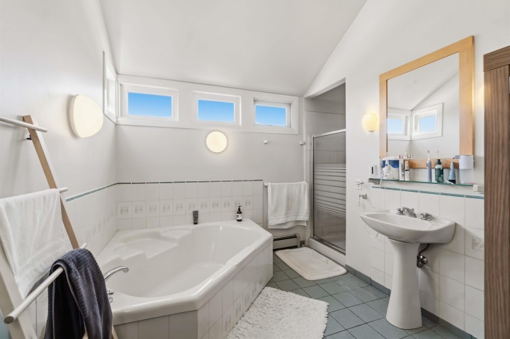 Photo 7 at 7625 Borden Street, Fraserview VE, Vancouver East