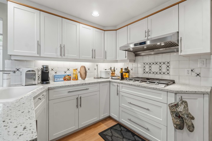 Photo 4 at 7625 Borden Street, Fraserview VE, Vancouver East