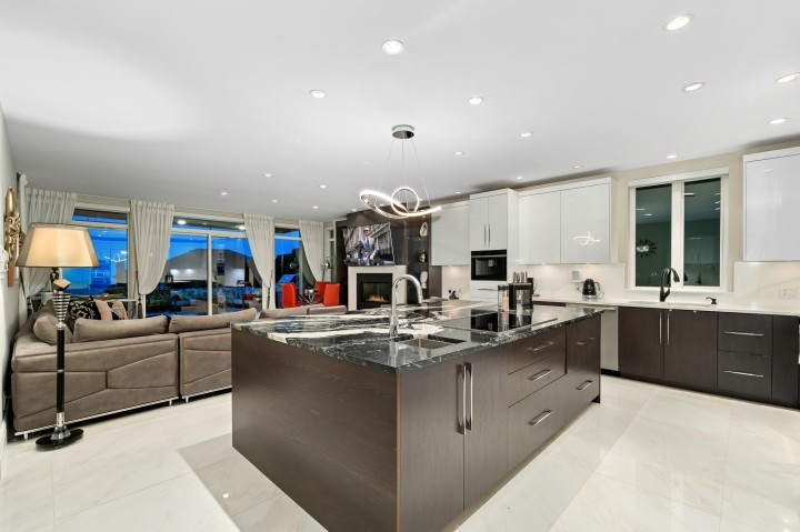 Photo 13 at 1130 Eyremount Drive, British Properties, West Vancouver