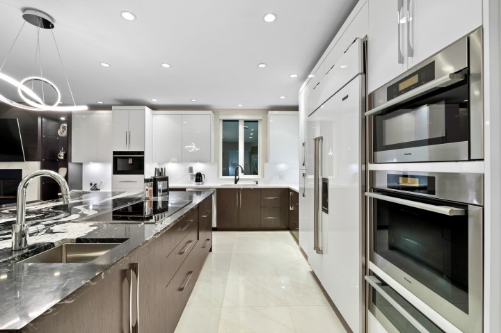 Photo 14 at 1130 Eyremount Drive, British Properties, West Vancouver