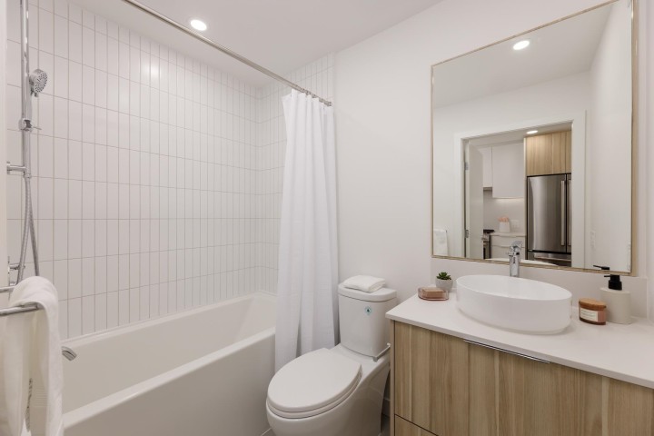 Photo 7 at 420 - 2450 Garden Drive, Grandview Woodland, Vancouver East