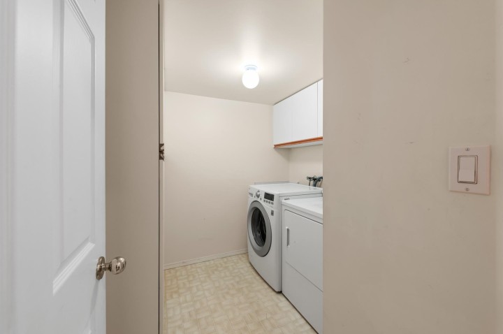 Photo 23 at 303 - 3373 Capilano Crescent, Capilano NV, North Vancouver