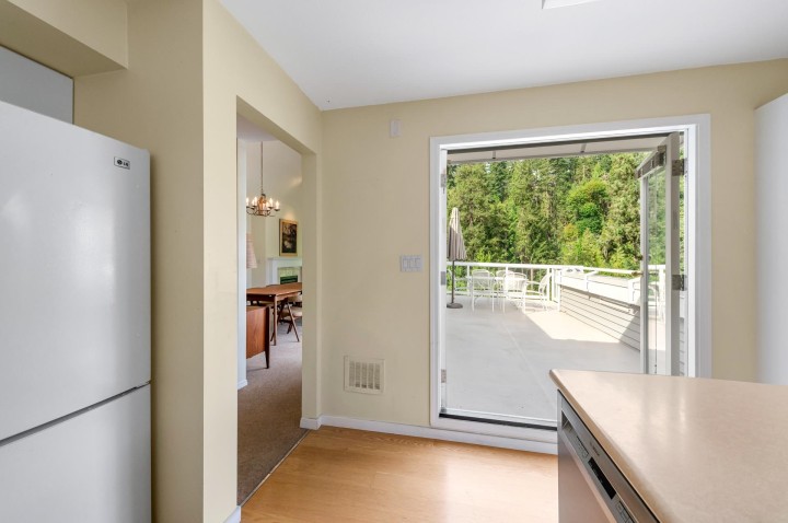 Photo 16 at 303 - 3373 Capilano Crescent, Capilano NV, North Vancouver
