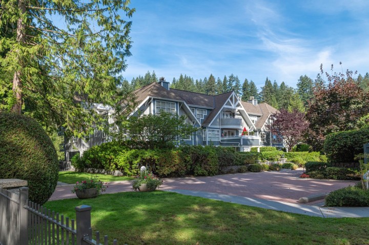 Photo 3 at 303 - 3373 Capilano Crescent, Capilano NV, North Vancouver