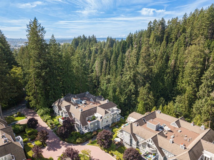 Photo 5 at 303 - 3373 Capilano Crescent, Capilano NV, North Vancouver