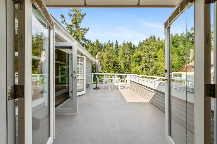 Photo 10 at 303 - 3373 Capilano Crescent, Capilano NV, North Vancouver
