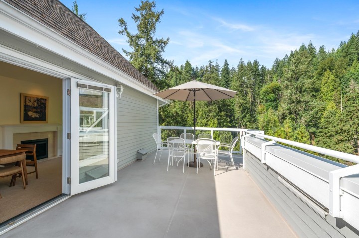 Photo 11 at 303 - 3373 Capilano Crescent, Capilano NV, North Vancouver
