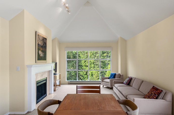 Photo 8 at 303 - 3373 Capilano Crescent, Capilano NV, North Vancouver